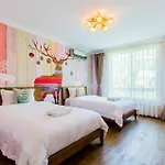 Summer Villa With 5 Brs